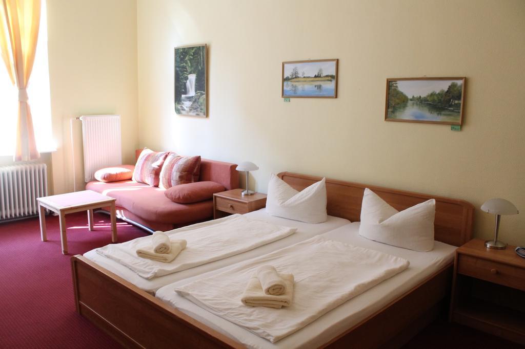 Hotel Pension Fischer am Kudamm Berlin Zimmer foto