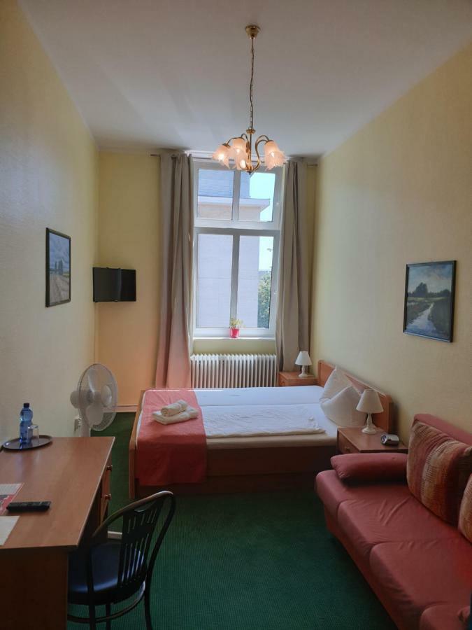 Hotel Pension Fischer am Kudamm Berlin Exterior foto