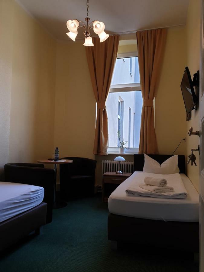 Hotel Pension Fischer am Kudamm Berlin Exterior foto
